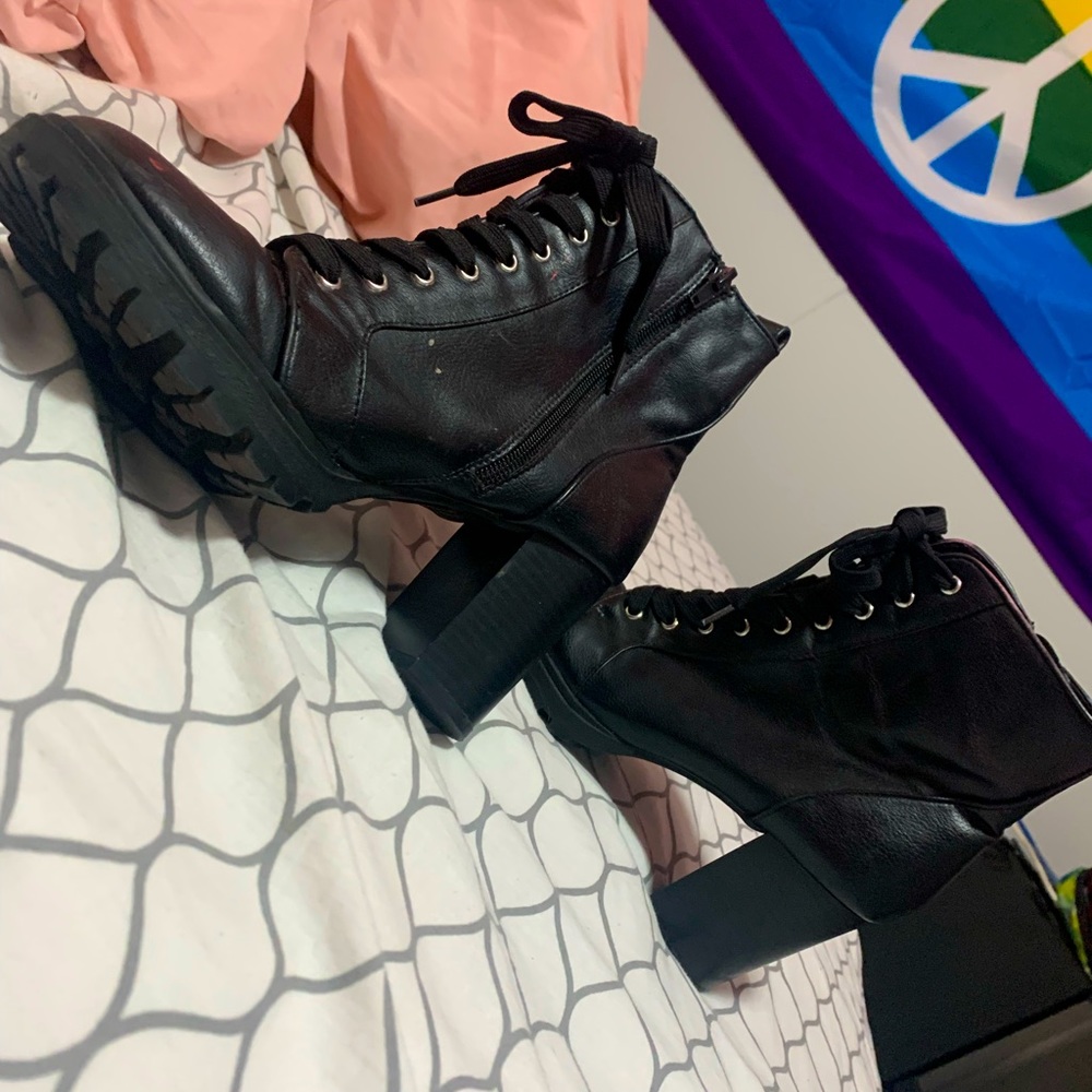 Combat boot heels